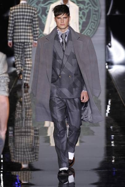 Watch Versace: Fall 2013 Menswear 